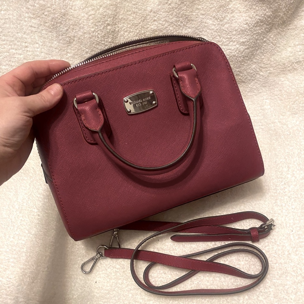 Michael Kors handbag with shoulder bag extension